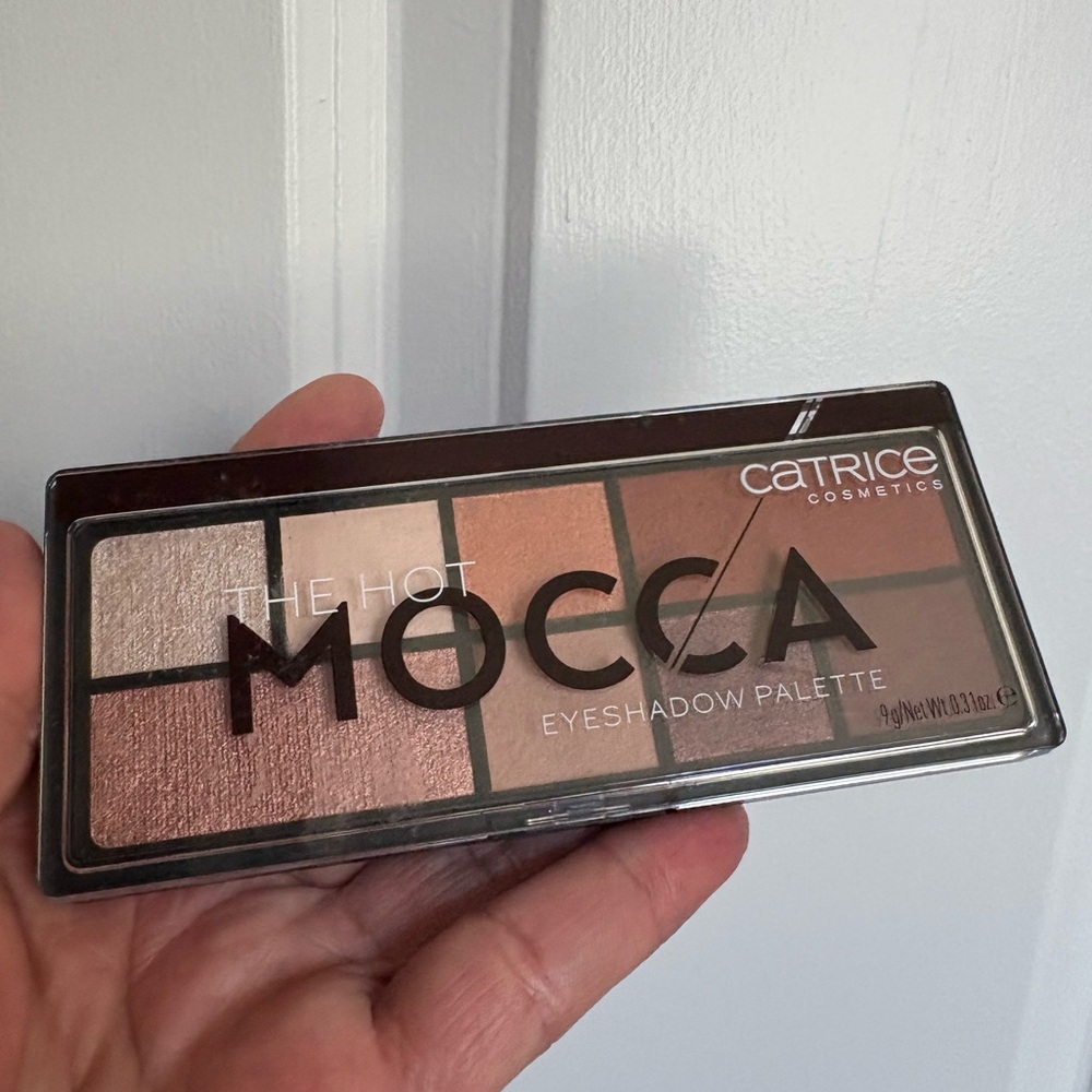 CATRICE The Hot Mocca Eyeshadow Palette Brown and Cream Shades, Brand New unused